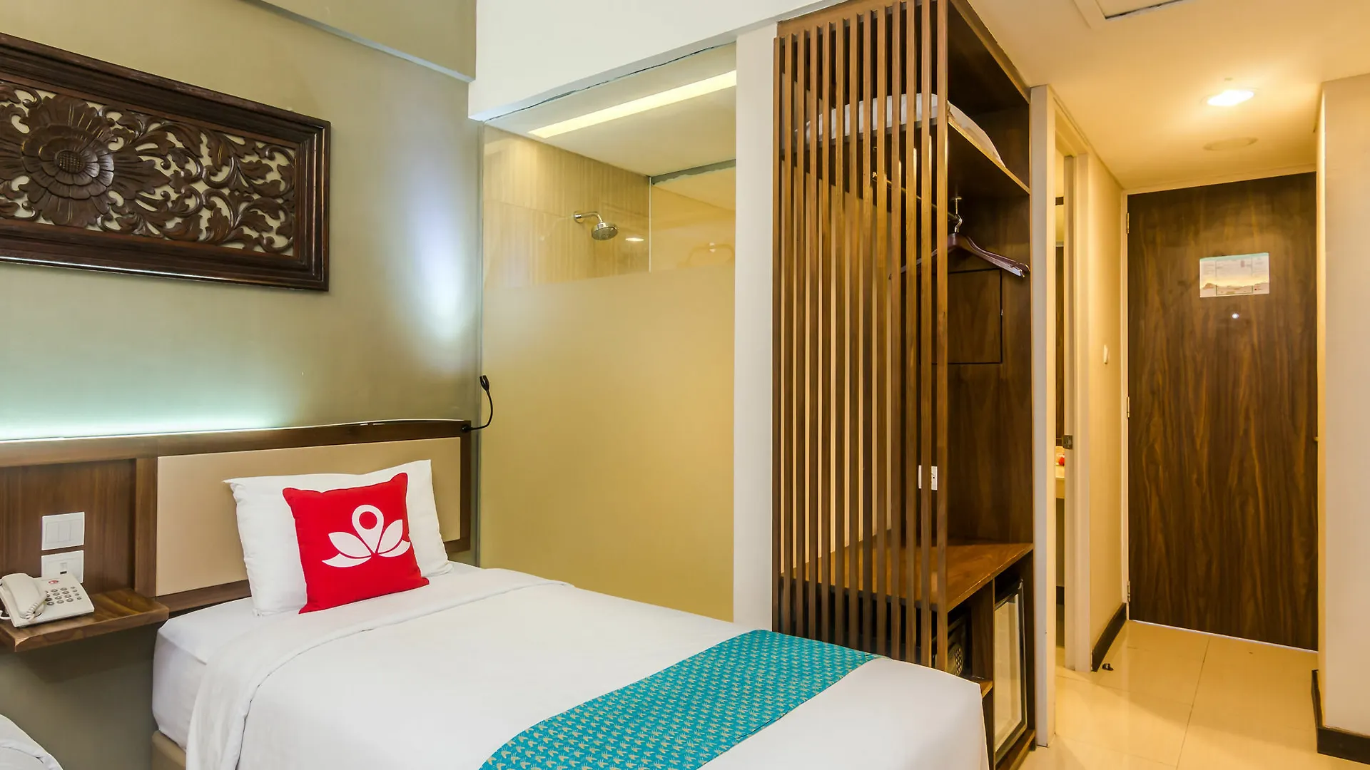 Zen Rooms Kuta Benesari Hotel